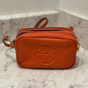 Tory Burch Perry Bombe orange bag
